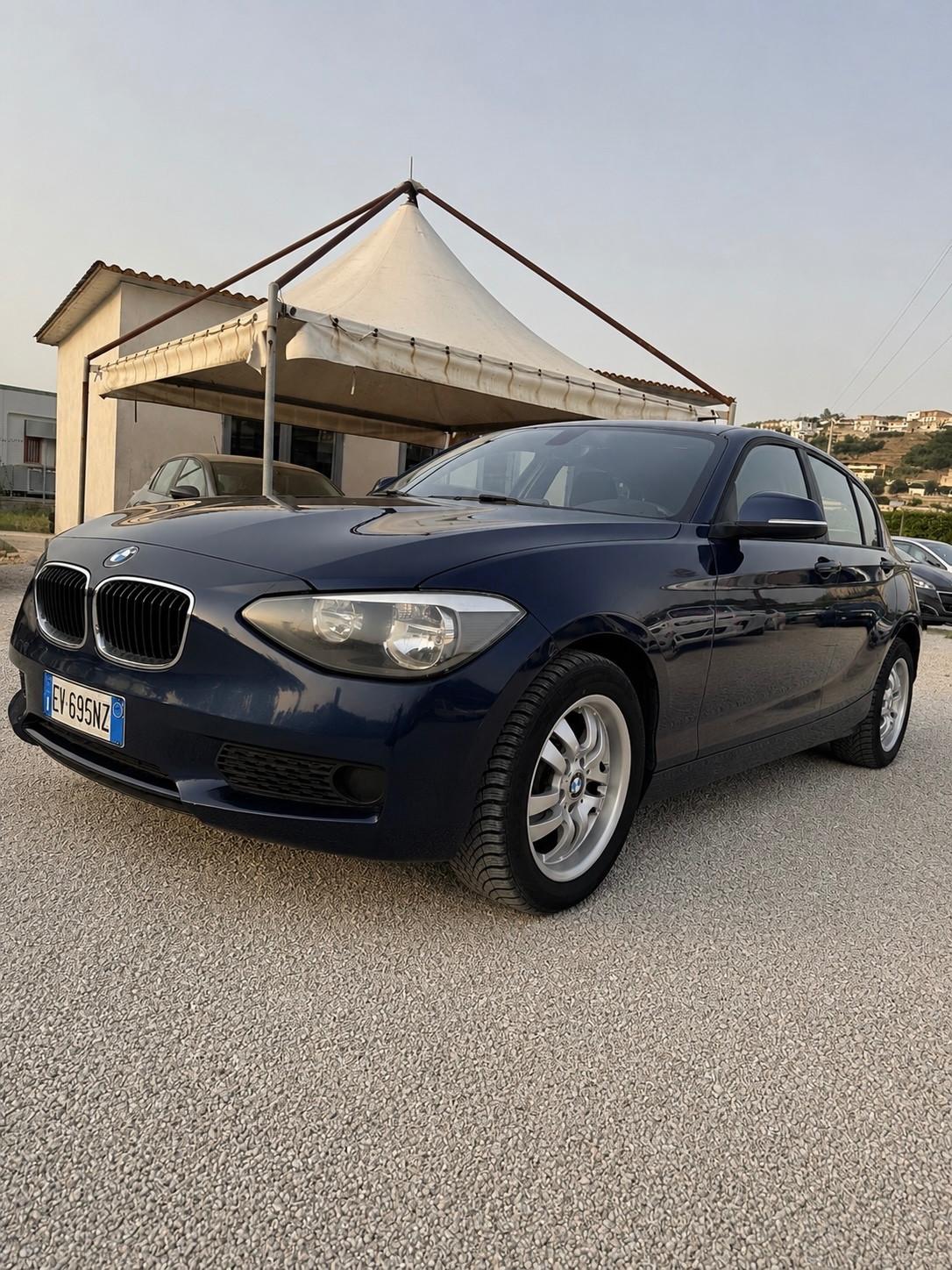 Bmw 116 116d 5p. Unique