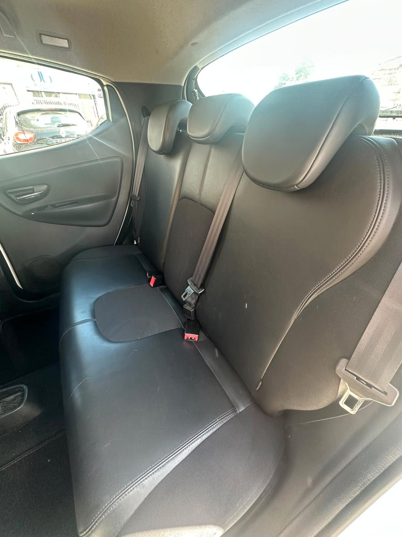 Lancia Ypsilon 1.2 69 CV 5 porte S&S Platinum