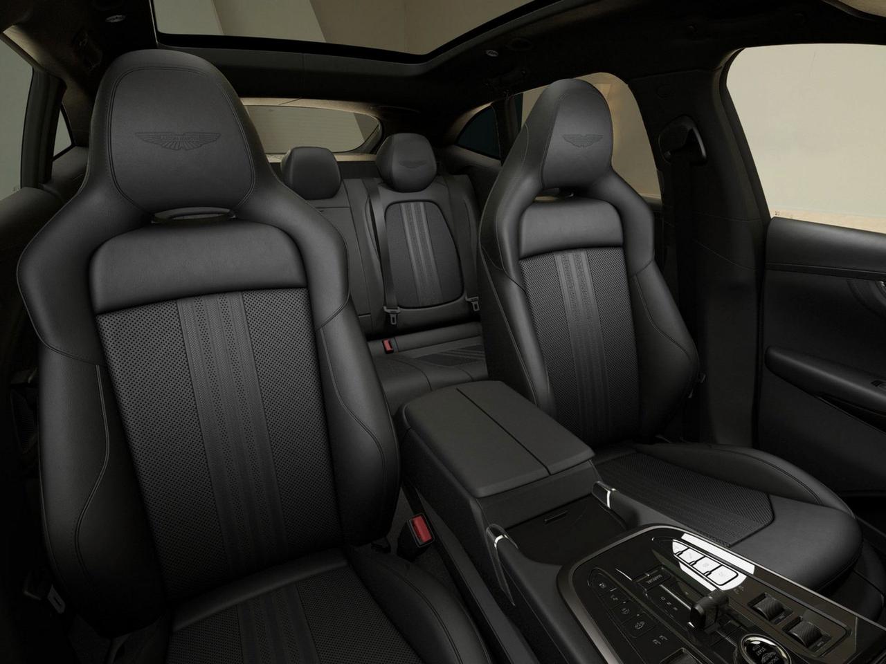 ASTON MARTIN DBX 707 26MY