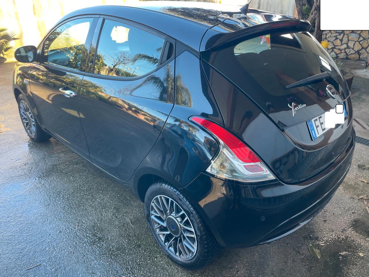 Lancia Y Ypsilon 1.2 69 CV 5p Platinum DISTRIB FULL NEOPATENTATI