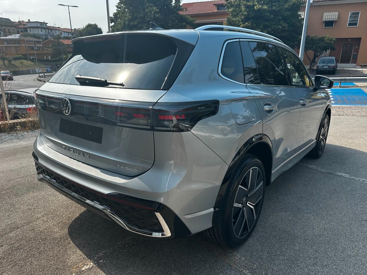 Volkswagen Tiguan III 1.5 tsi ehybrid R-Line Plus 204cv dsg / 4 ANNI DI GARANZIA