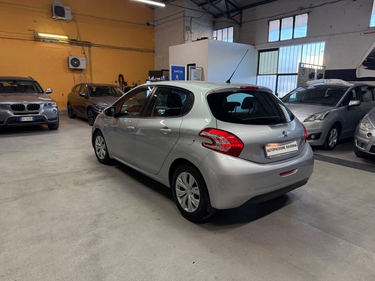 Peugeot 208 PureTech 82 5 porte Allure