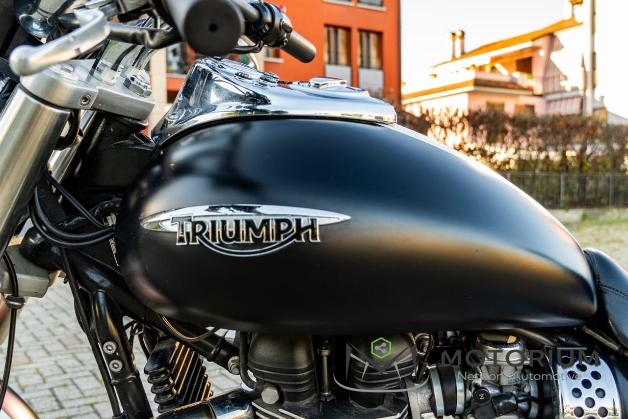 TRIUMPH America 900