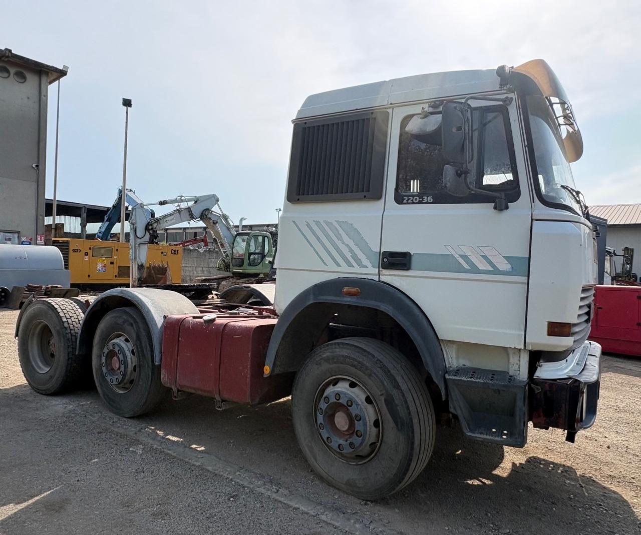 Iveco Turbotech 220 36 trattore 6x2