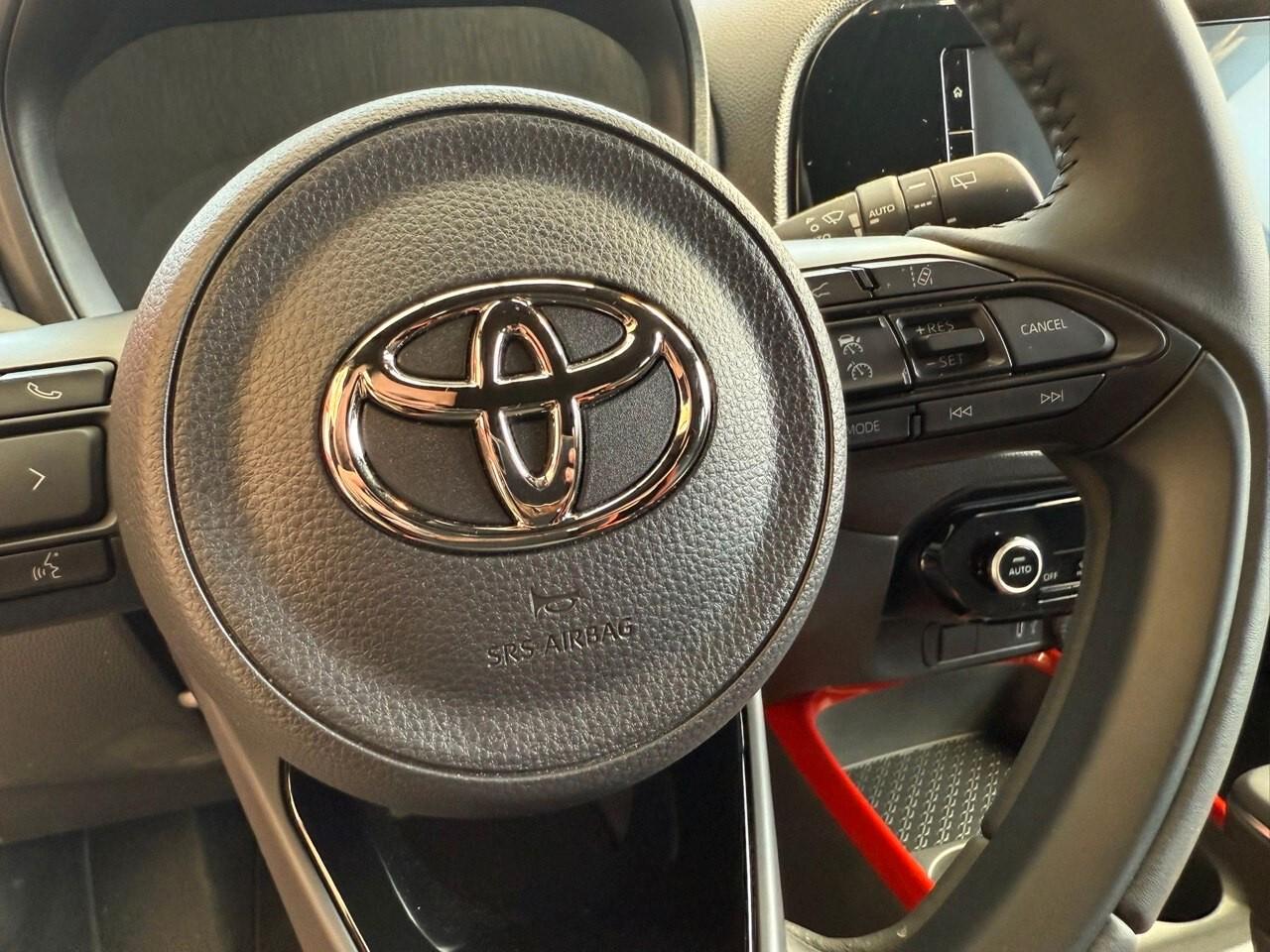 Toyota Aygo X 1.0 VVT-i 72 CV 5 porte Lounge - AUTOMATICA . SOLO 800 KM