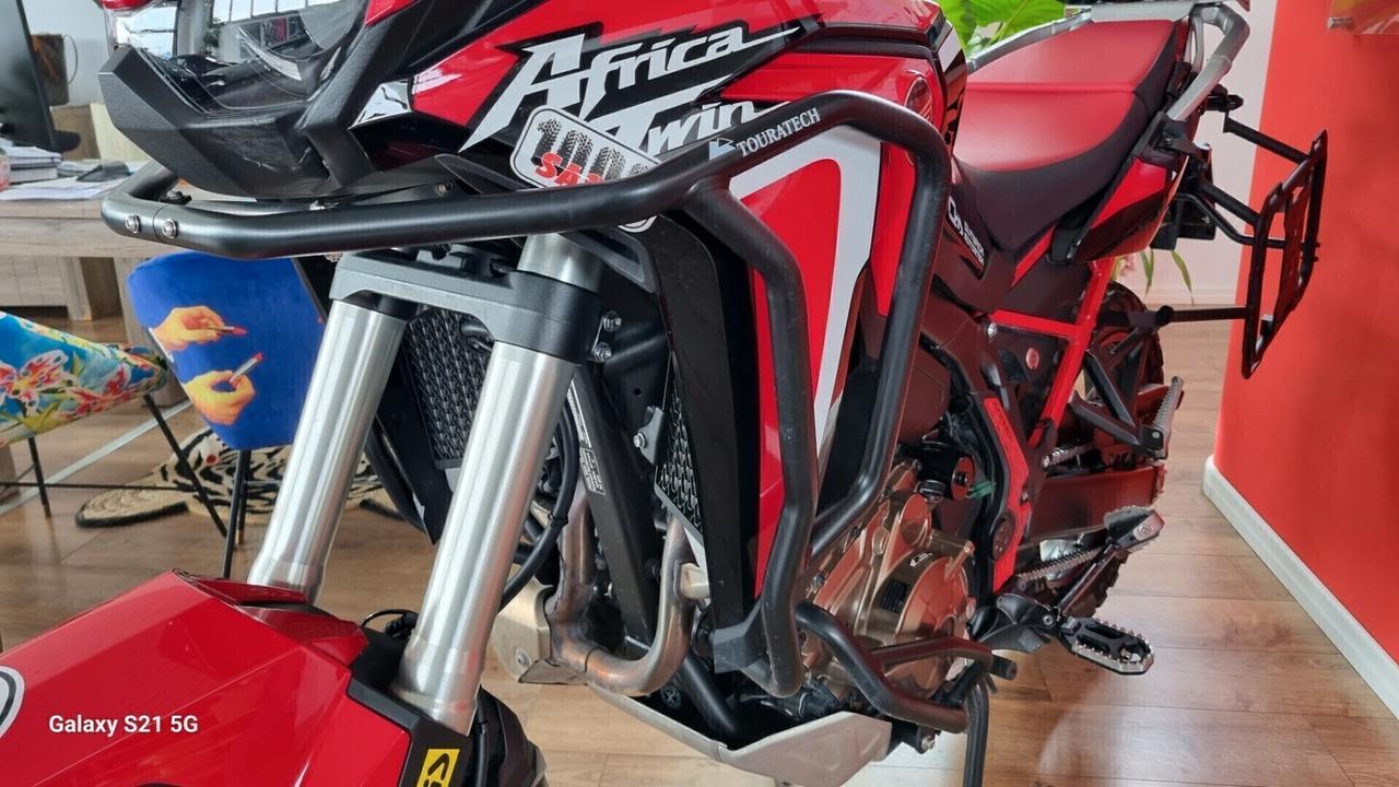 Honda CRF 1100 Honda CRF 1100 . africa twin DCT Cambio Autom.