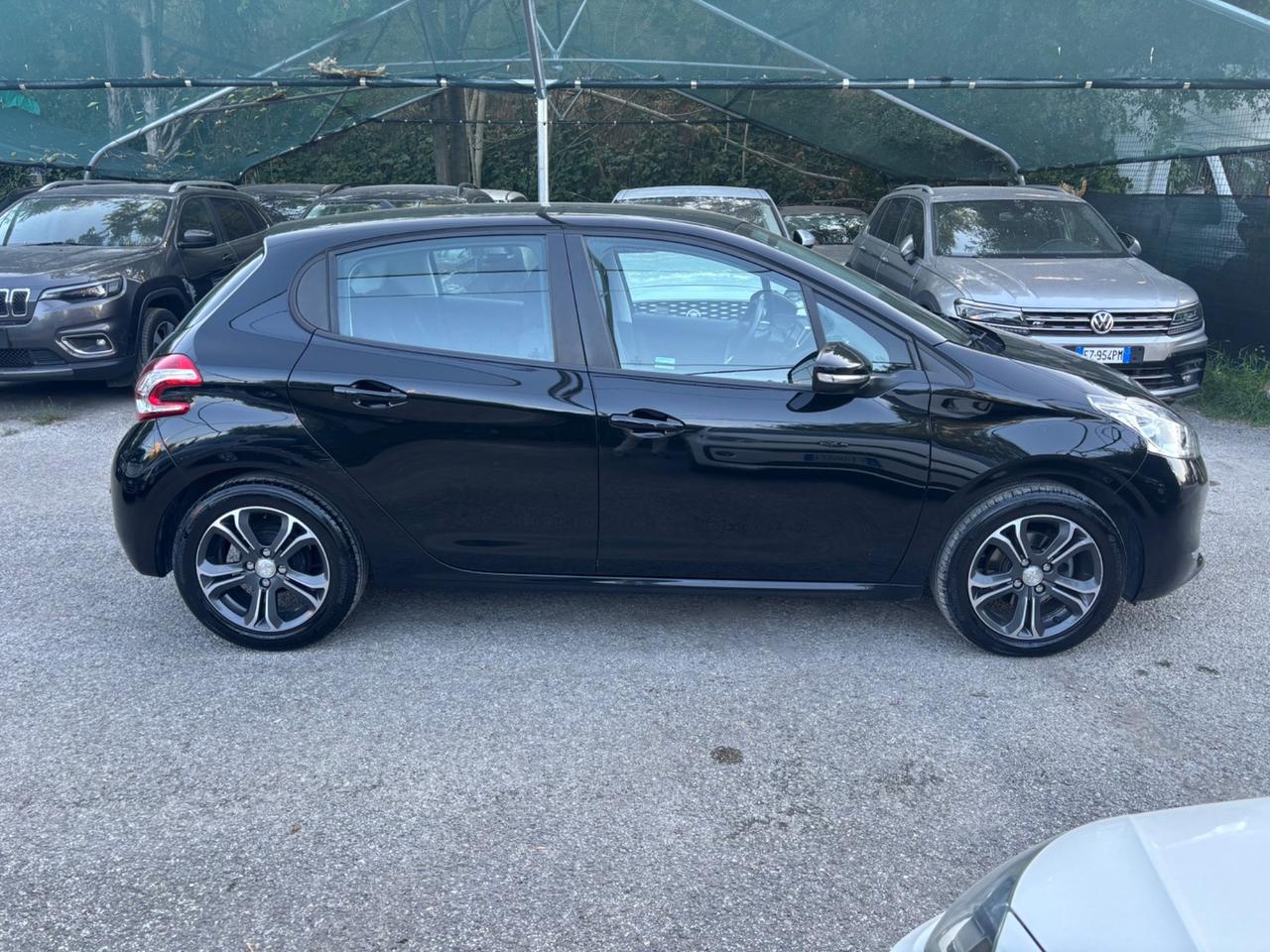 Peugeot 208 1.4 HDi 5 porte Allure OK NEOPATENTATI