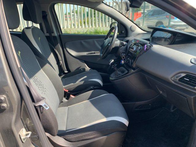 LANCIA Ypsilon 1.2 69 CV 5 porte Platinum