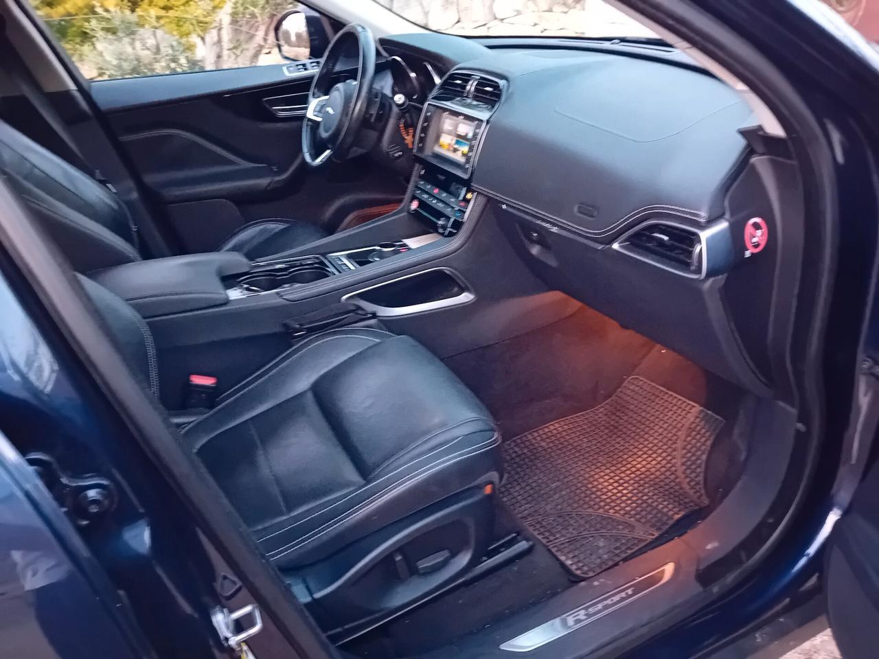 Jaguar F-Pace 2.0 D 180 CV AWD R-Sport