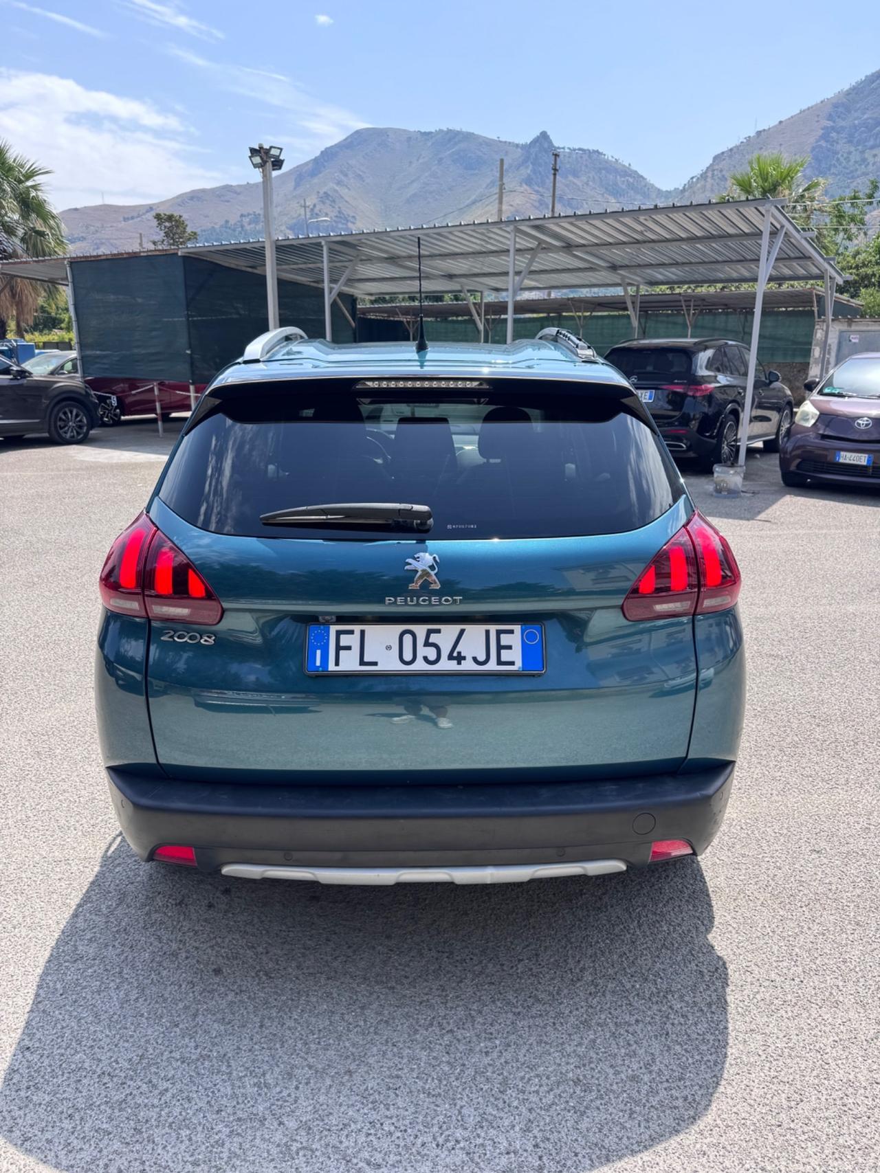 Peugeot 2008 BlueHDi 100 Allure