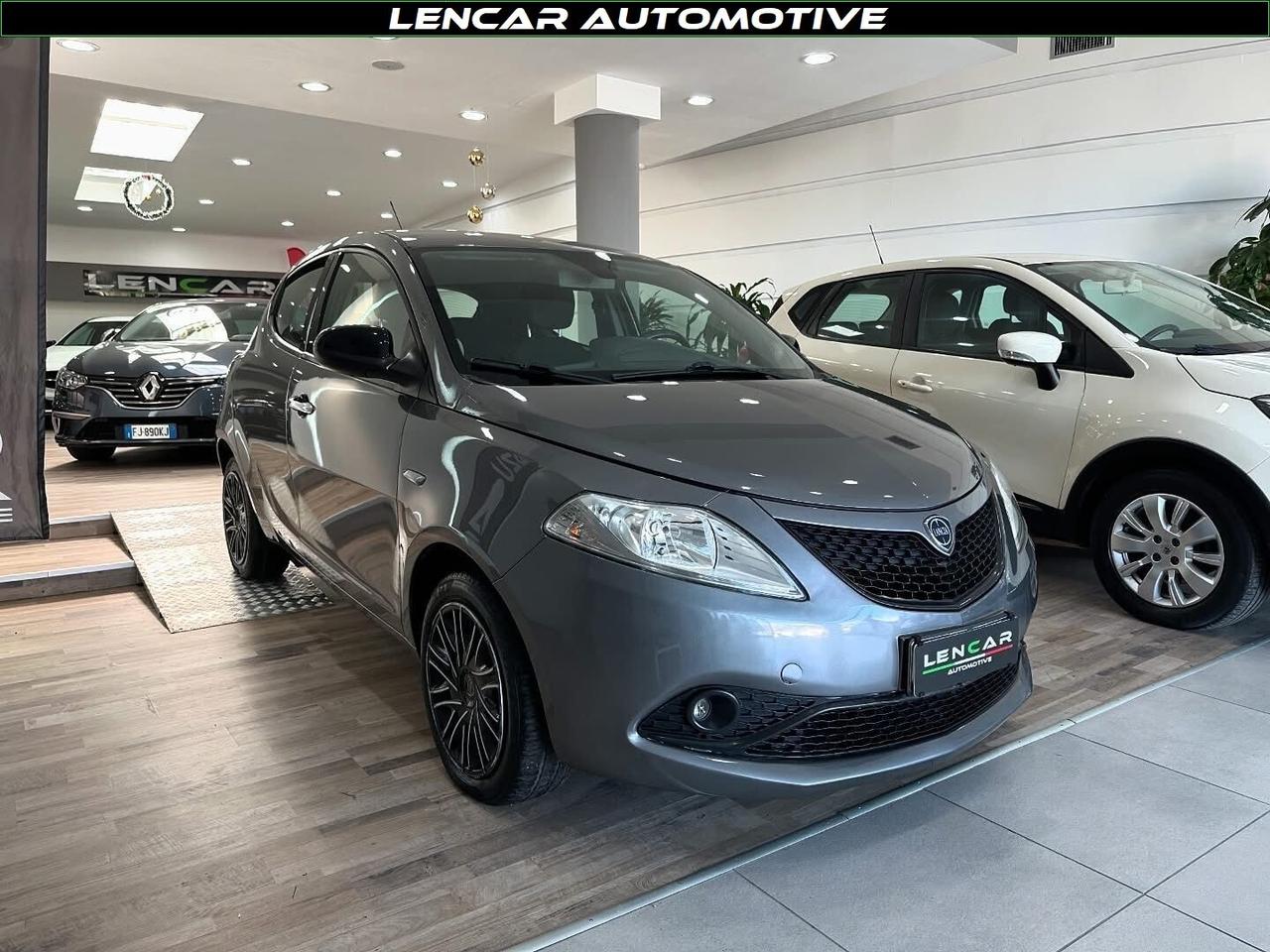 Lancia Ypsilon 1.2 69CV 5p. Gold