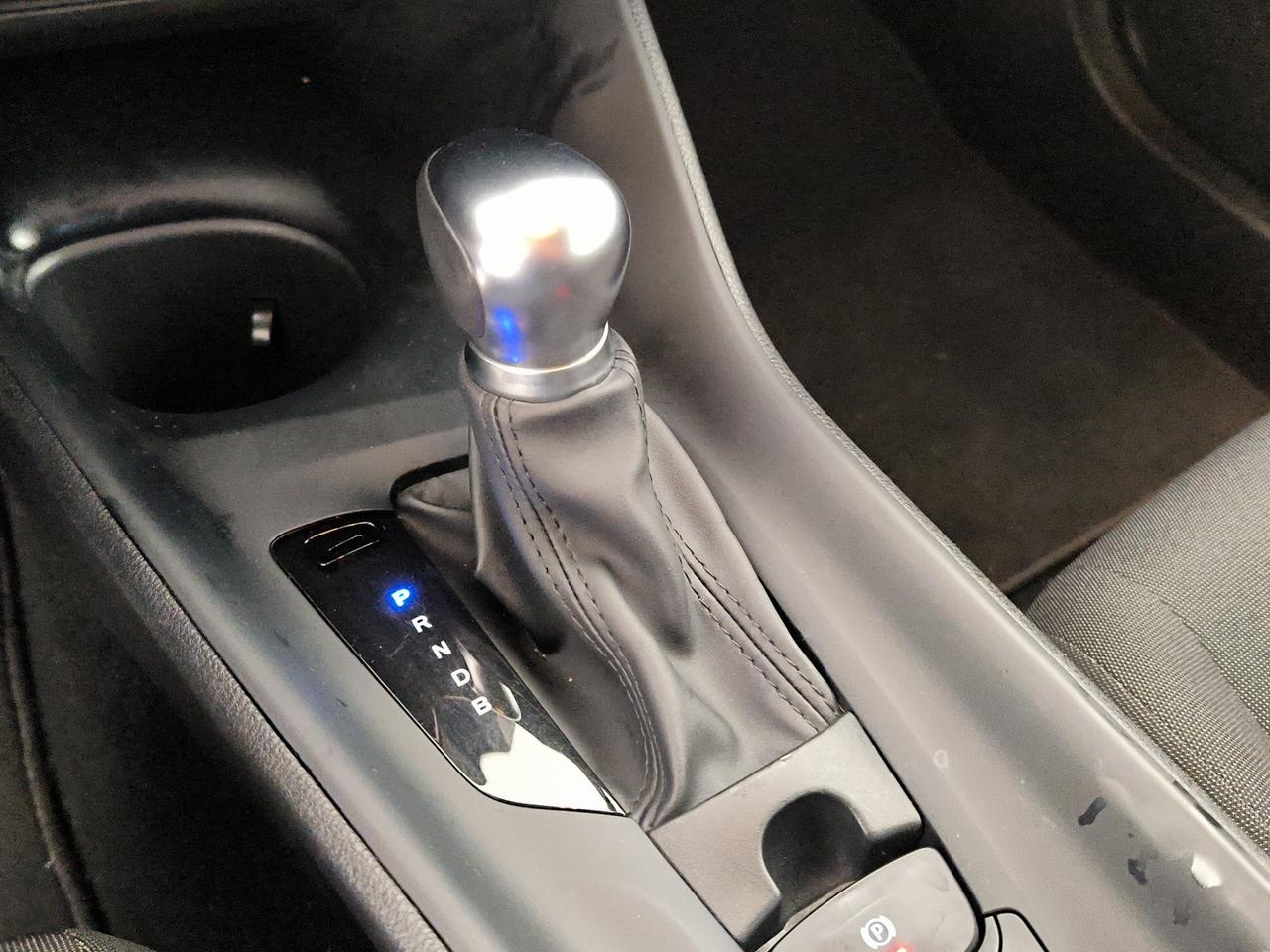 Toyota C-HR 1.8 hev active fwd e-cvt