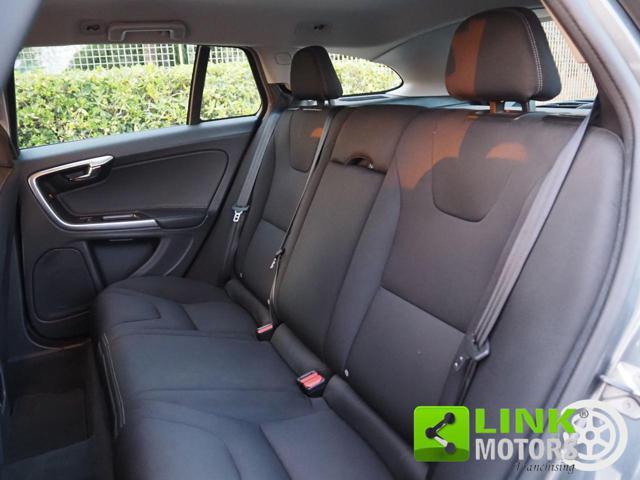 VOLVO V60 D2 Geartronic Kinetic