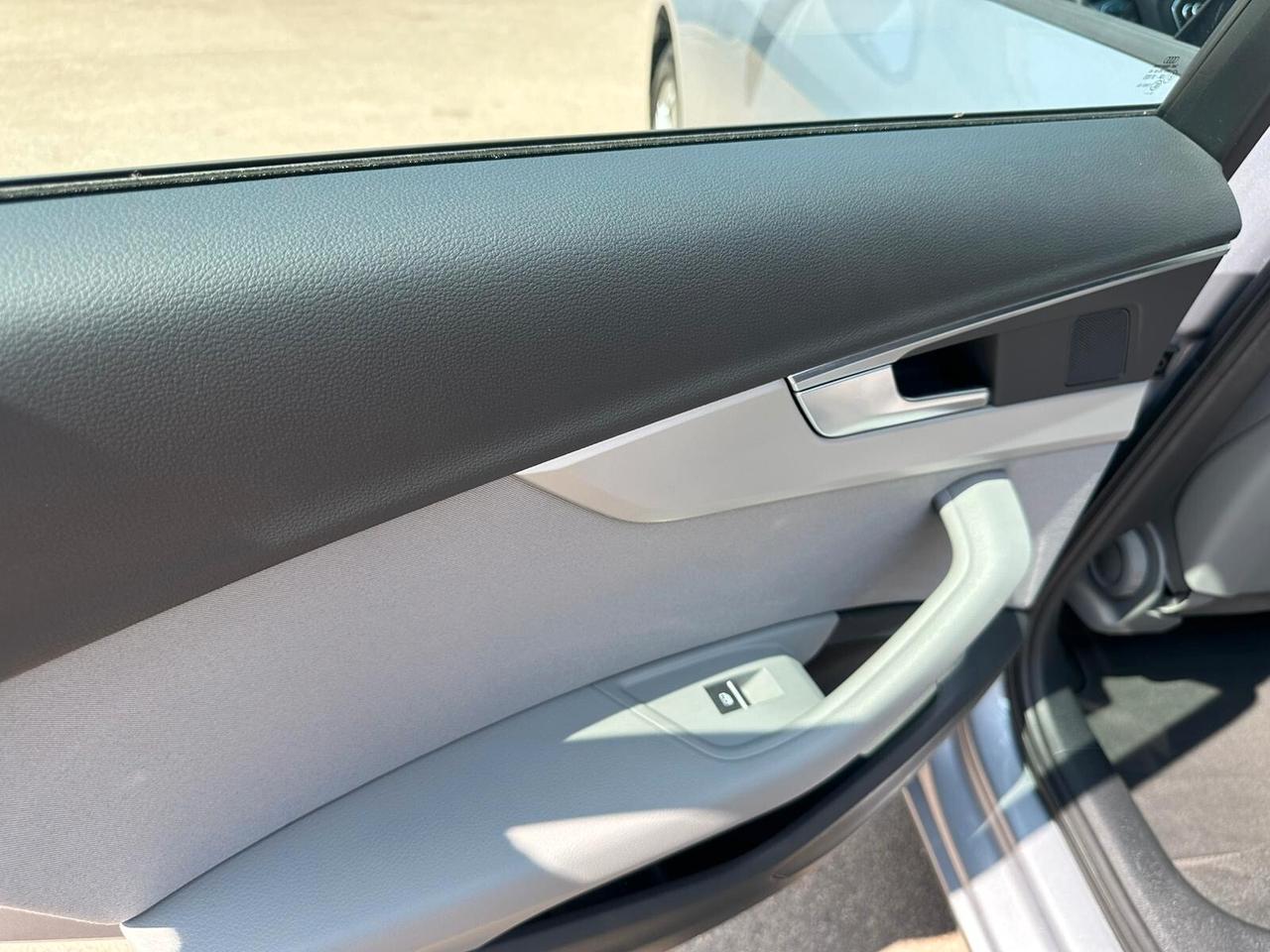 Audi A4 30 TDI Business