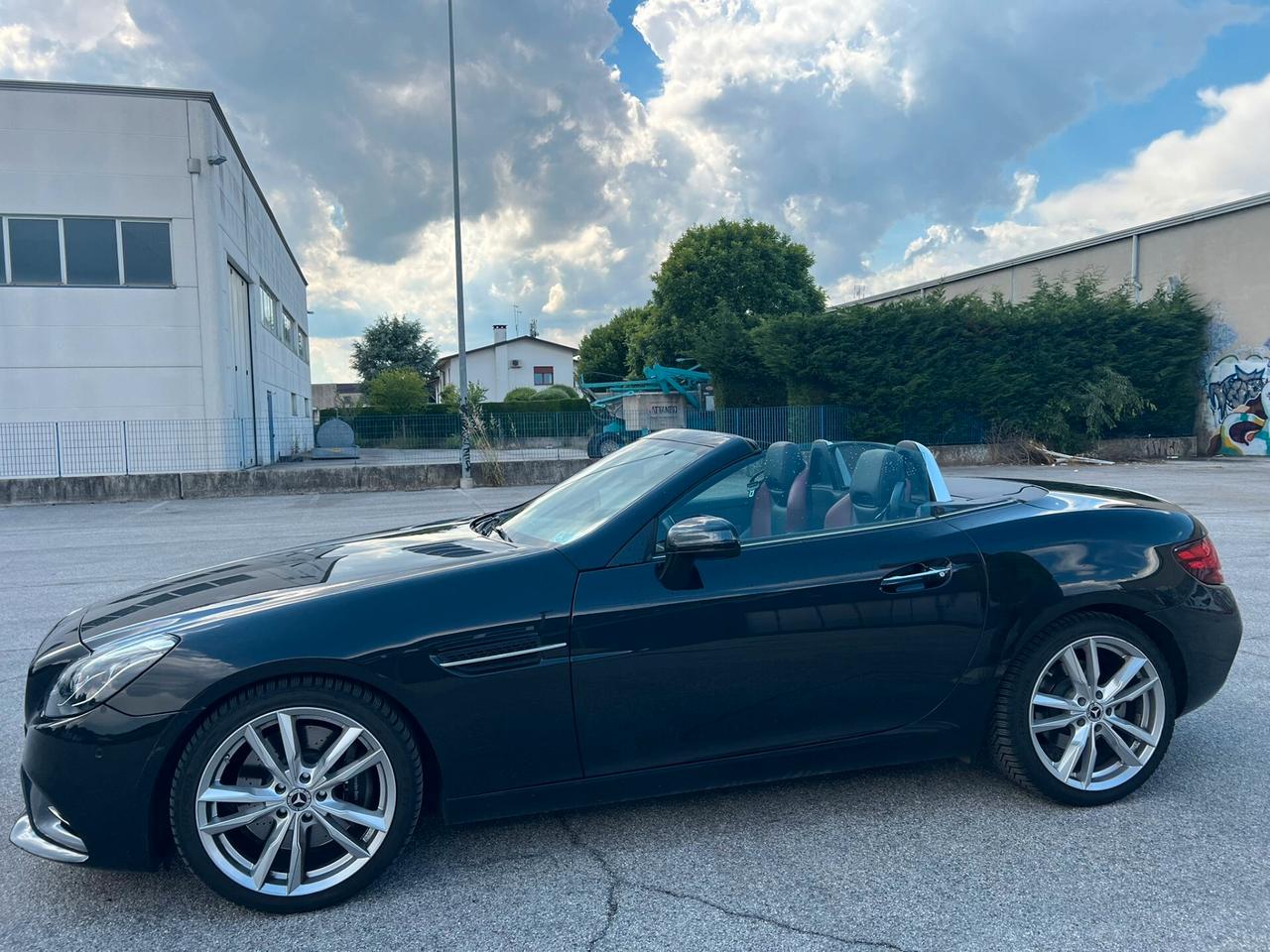 Mercedes-benz SLC 300 AMG line