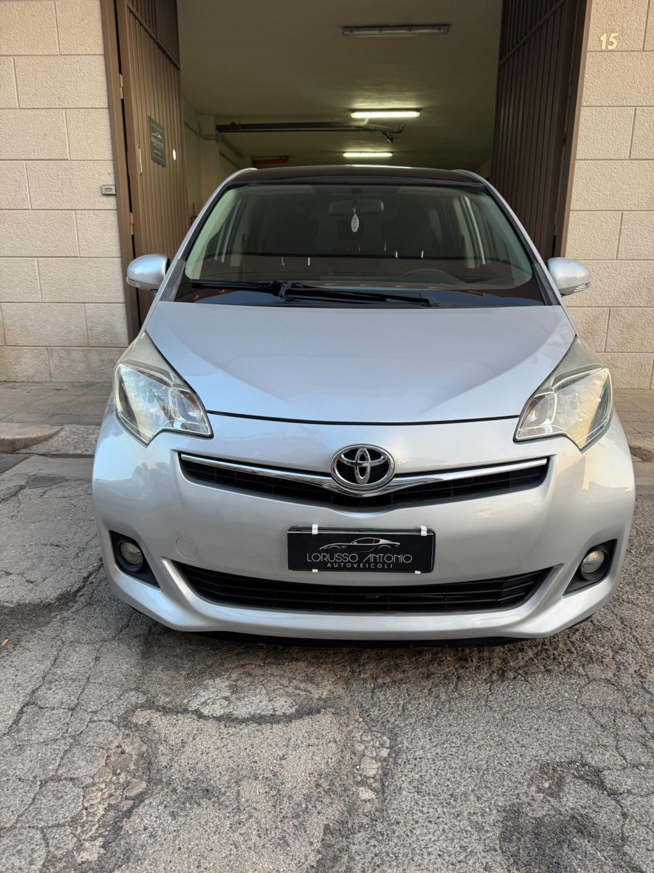 Toyota Verso-S 1.3 MT Style Panorama