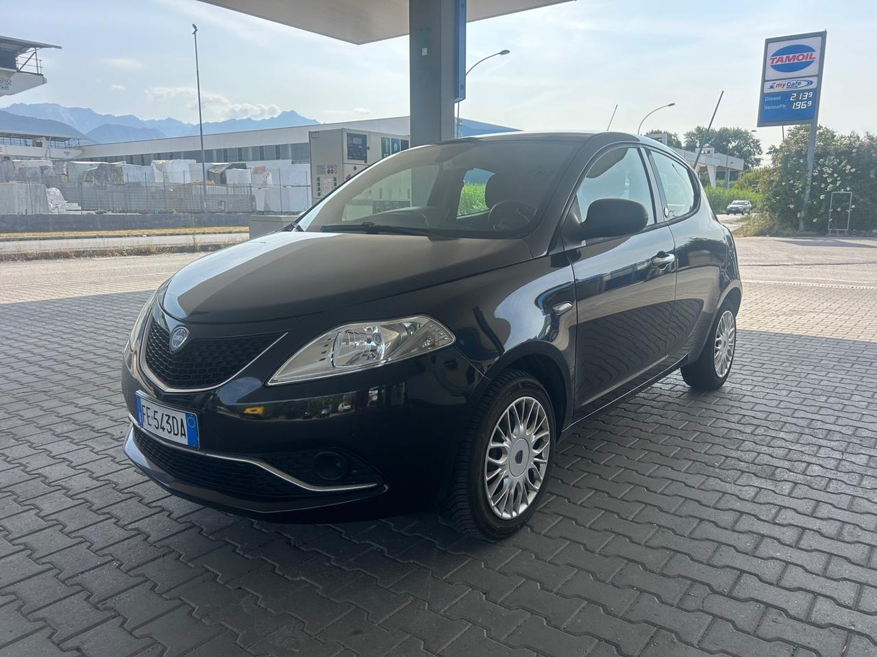 Lancia Ypsilon 1.2 69 CV 5p GPL Ecochic Gold