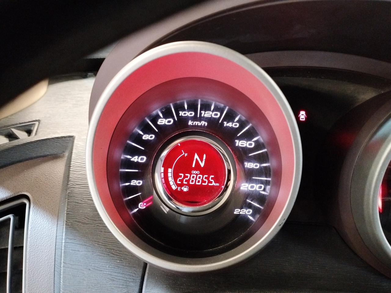 Mahindra XUV500 2.2 16v W8 fwd 7 p.ti M1 - NEOPATENTATI