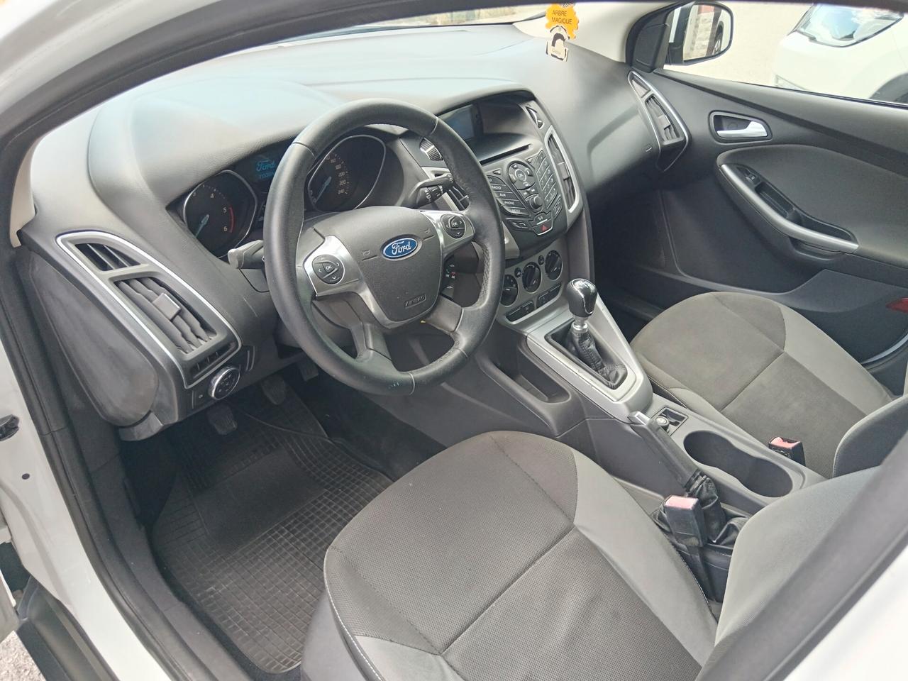 Ford Focus 1.6 TDCi 95CV SW SENSORI PARK