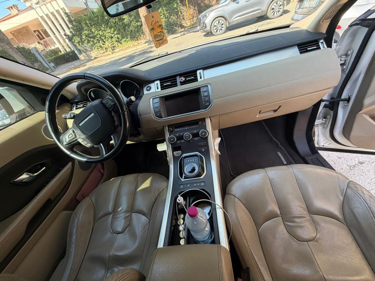 Land Rover Range Evoque 2.2 TD4 5p. Pure