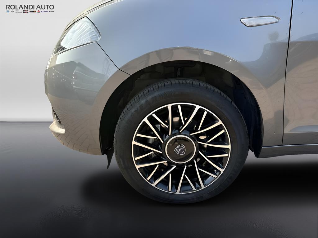 Lancia Ypsilon 1.0 FireFly Hybrid Oro