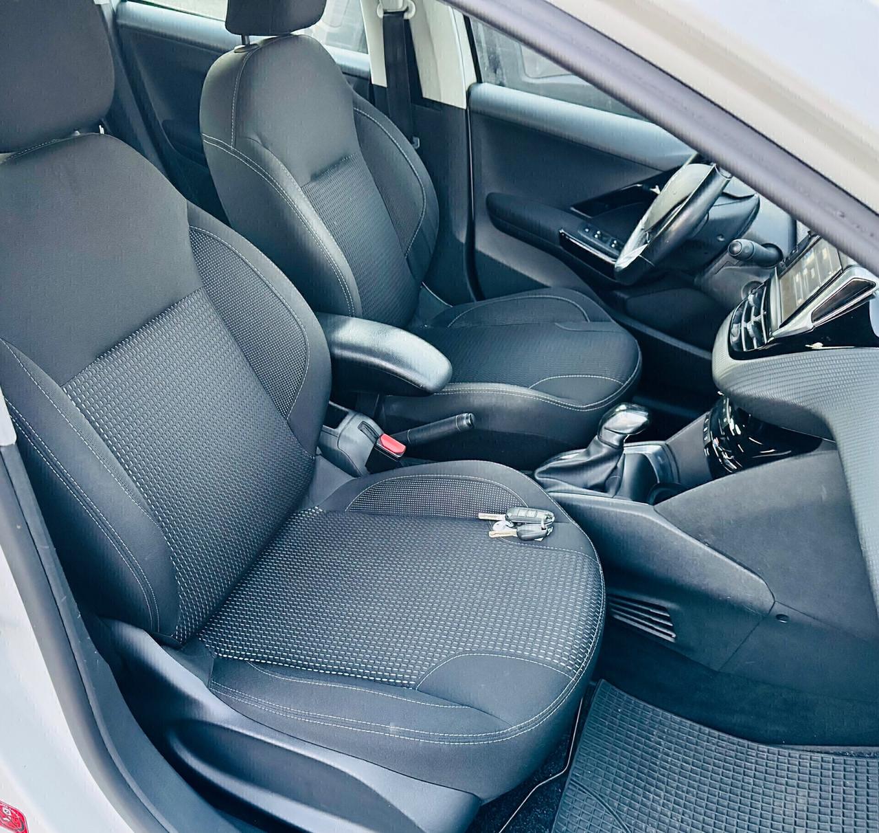 Peugeot 208 PureTech 82 5 porte Allure Ok Neopatentati