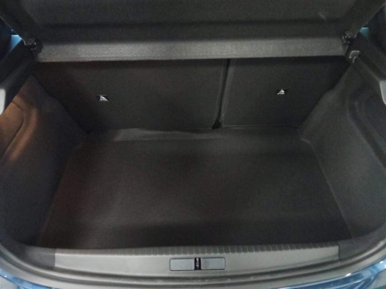 Lancia Ypsilon Hybrid e-DCT