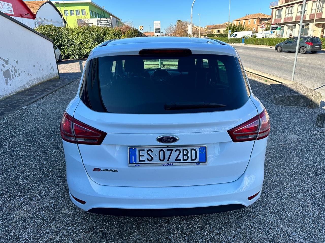 Ford B-Max 1.4 90 CV Titanium metano