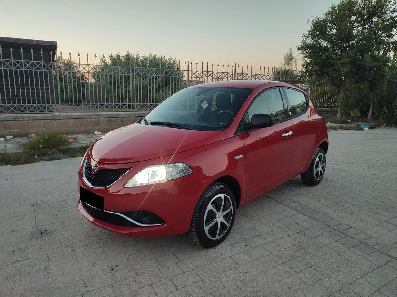 Lancia Ypsilon GOLD ECO CHIC METANO CASA MADRE CLIMA BASSI CONSUMI