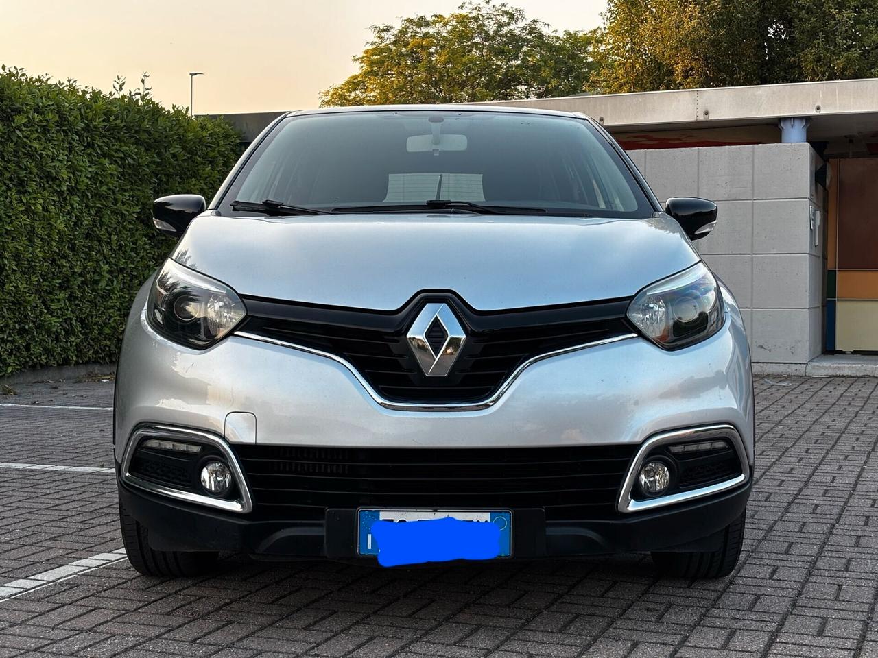Renault Captur dCi 8V 90 CV Start&Stop Energy Life..CELL 393 690 2051 WUATSAPP