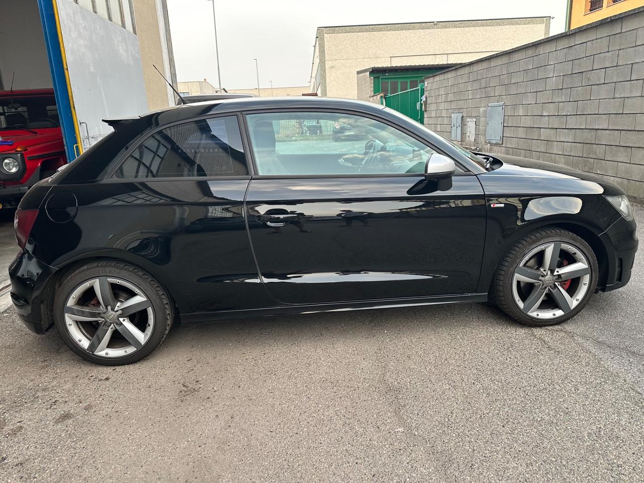Audi A1 1.4 BENZINA NEOPATENTATI S LINE