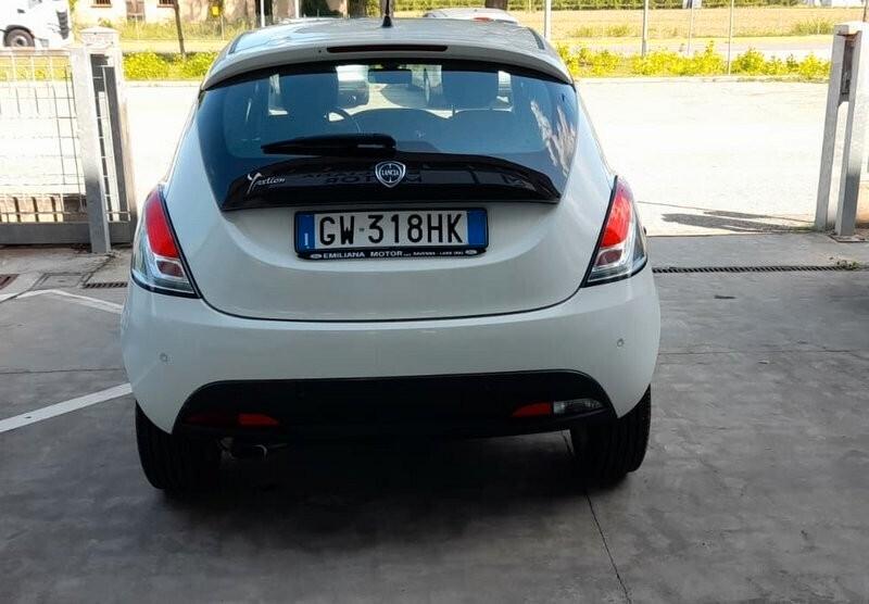 Lancia Ypsilon 1.2 69 CV 5 porte GPL Ecochic Silver