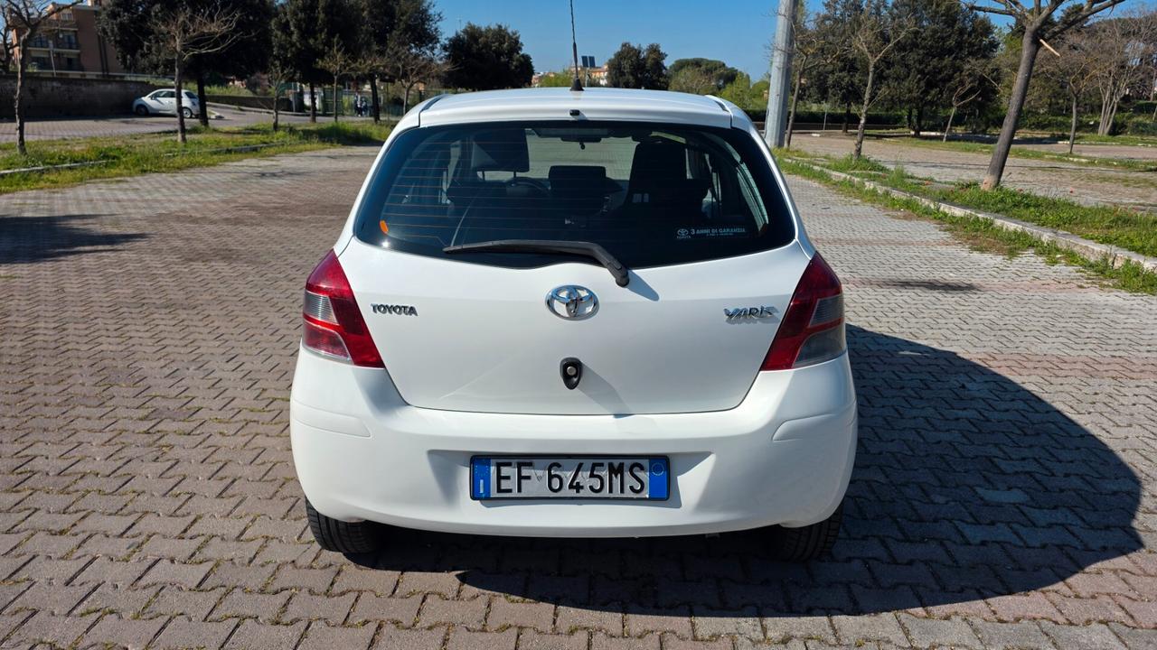 Toyota Yaris 1.0 5 porte Now