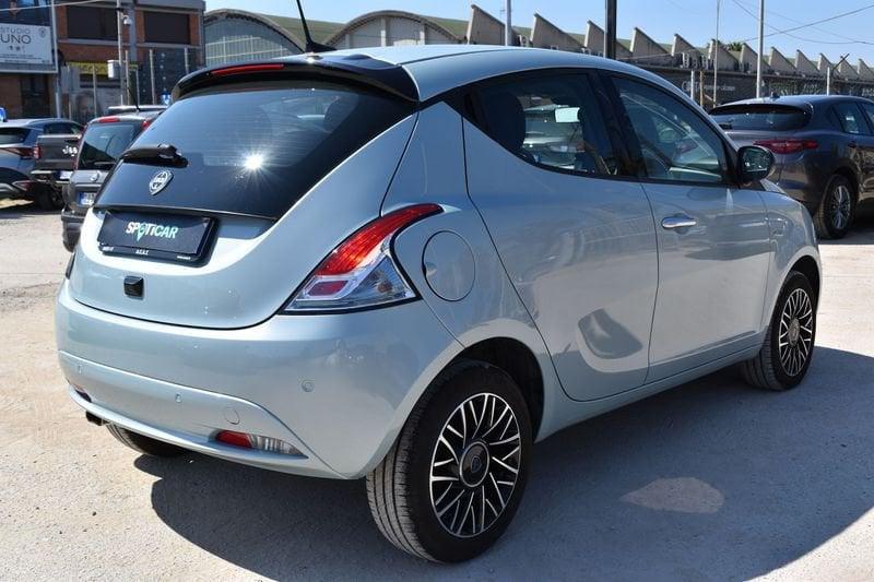 Lancia Ypsilon Ypsilon 1.0 FireFly 5 porte S&S Hybrid Platino