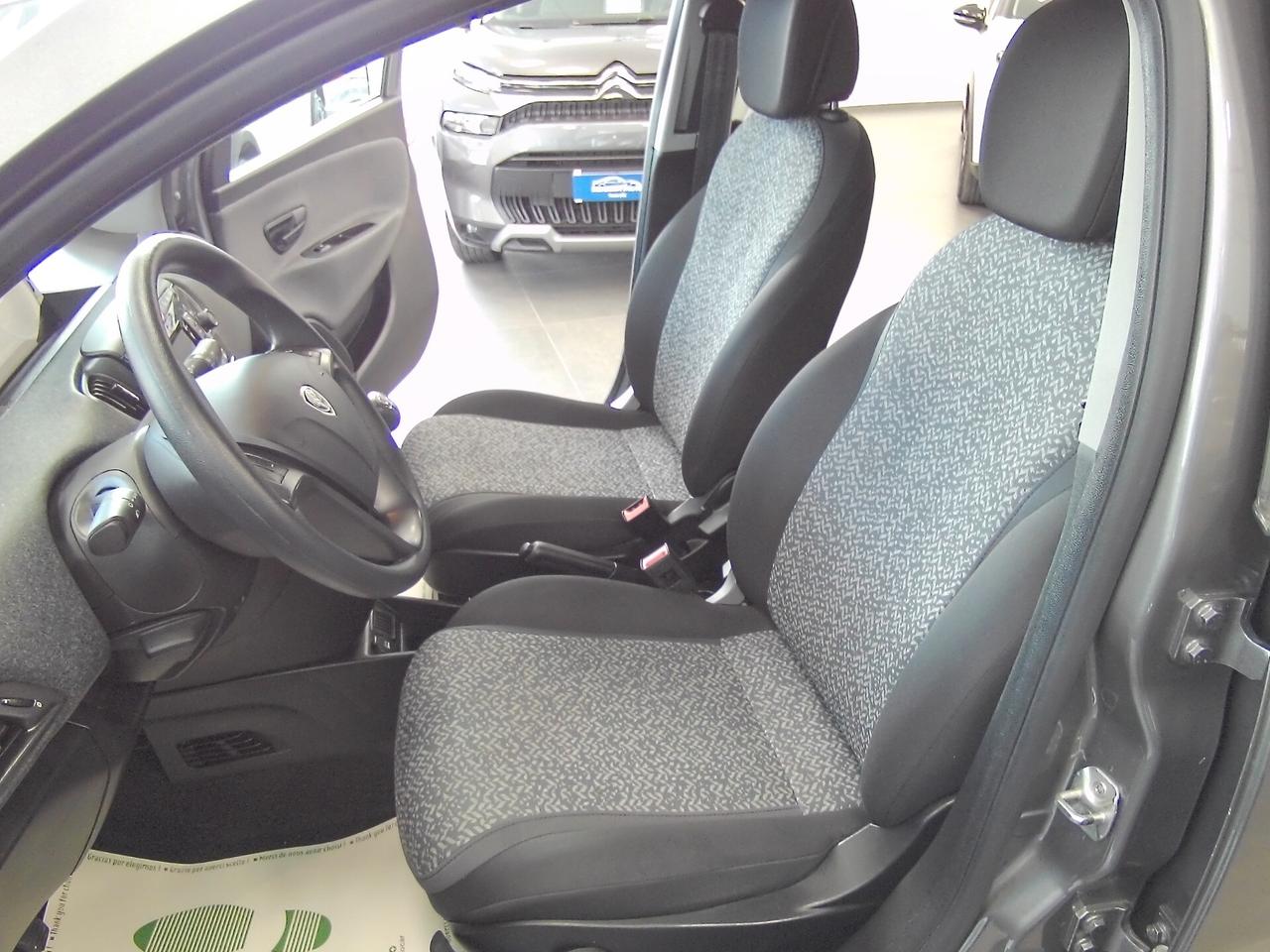 Lancia Ypsilon 1.0 FireFly 5 porte S&S Hybrid Silver Plus