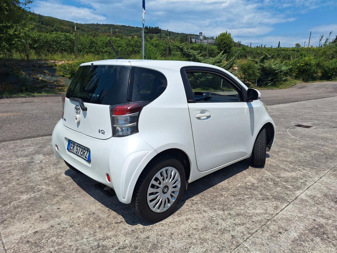 Toyota iQ 1.0 CVT Trend CAMBIO AUTOMATICO