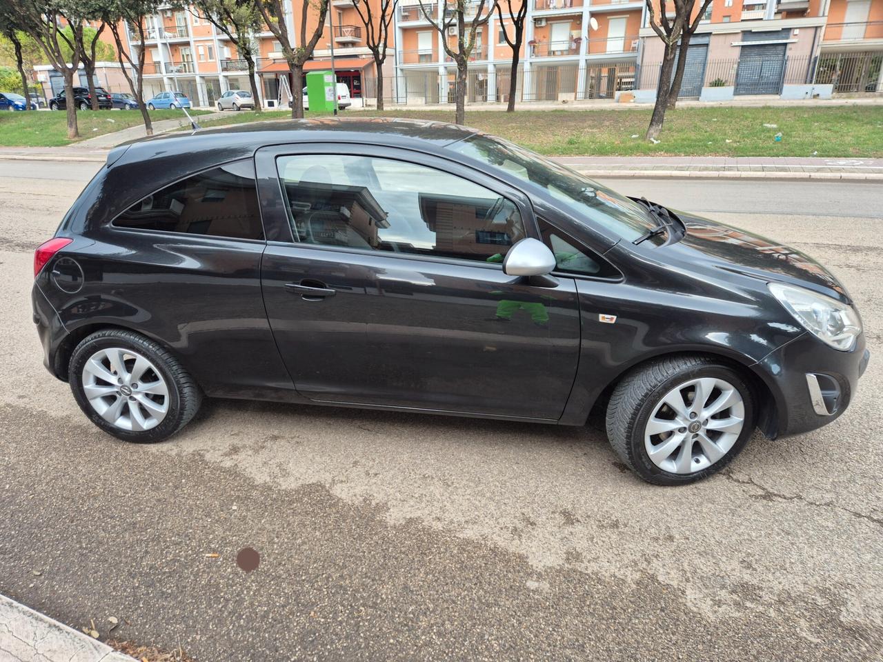 Opel Corsa 1.2 85CV gpl 3 porte anno 2013