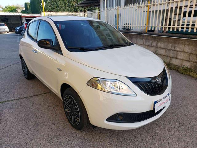 LANCIA Ypsilon 1.0 FireFly 5 porte S&S Hybrid Silver *KM 0*