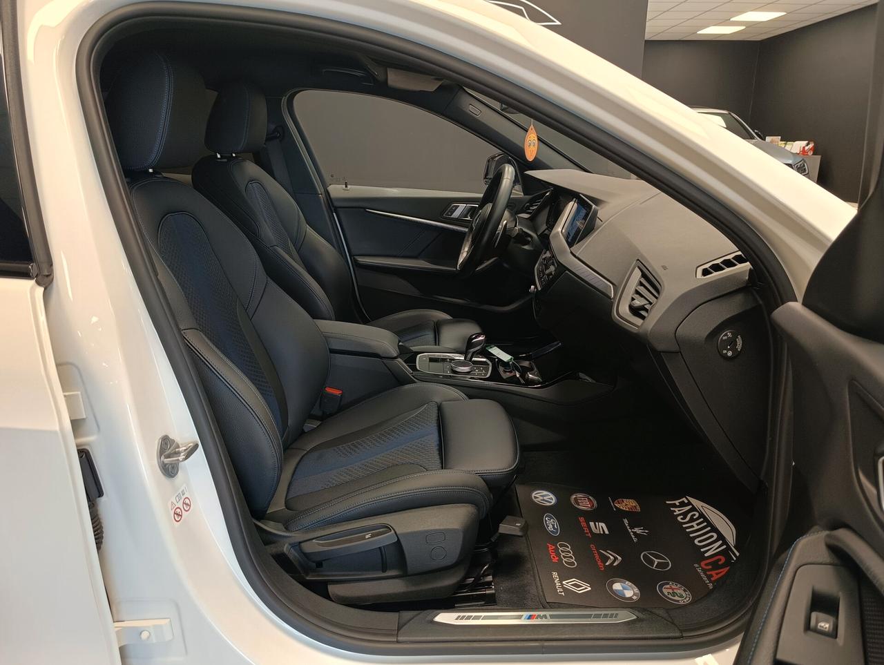 Bmw 118 118d 5p. Msport