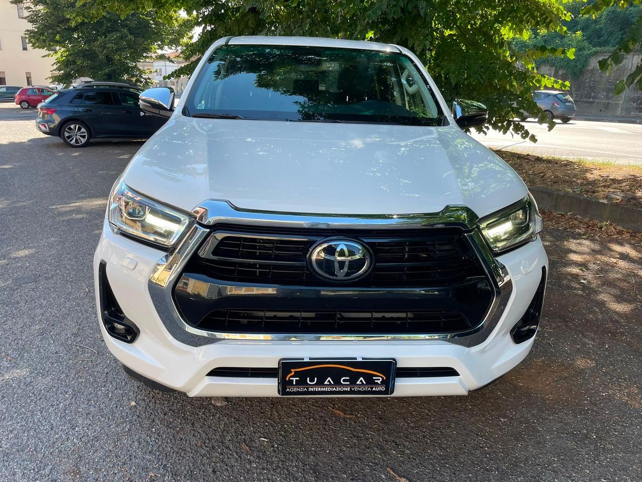 Toyota Hilux 2.4 d double cab Executive 4w #11631