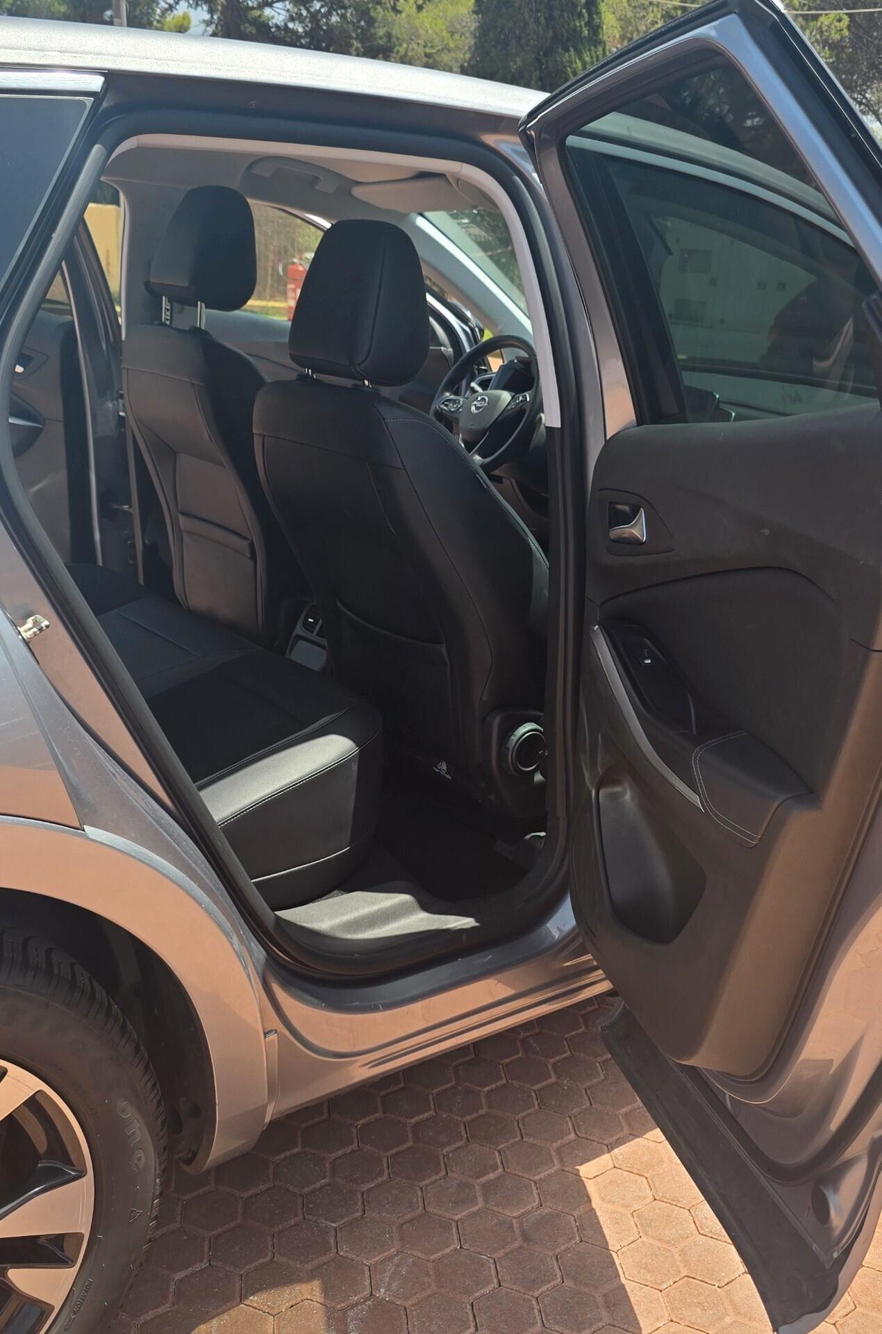 Opel Grandland 1.6 PHEV 224 CV Plug-In Hybrid Business Elegance – Efficienza e Comfort Premium