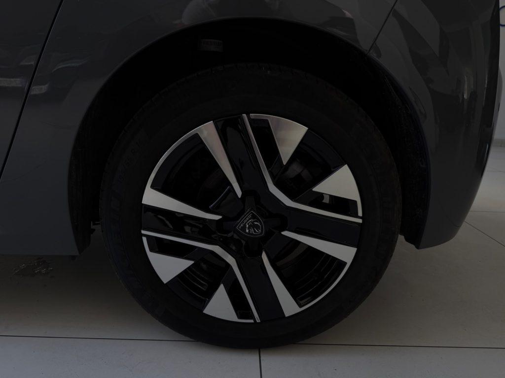 Peugeot 208 Hybrid 110 e-DCS6 Allure da €199,00 mensili