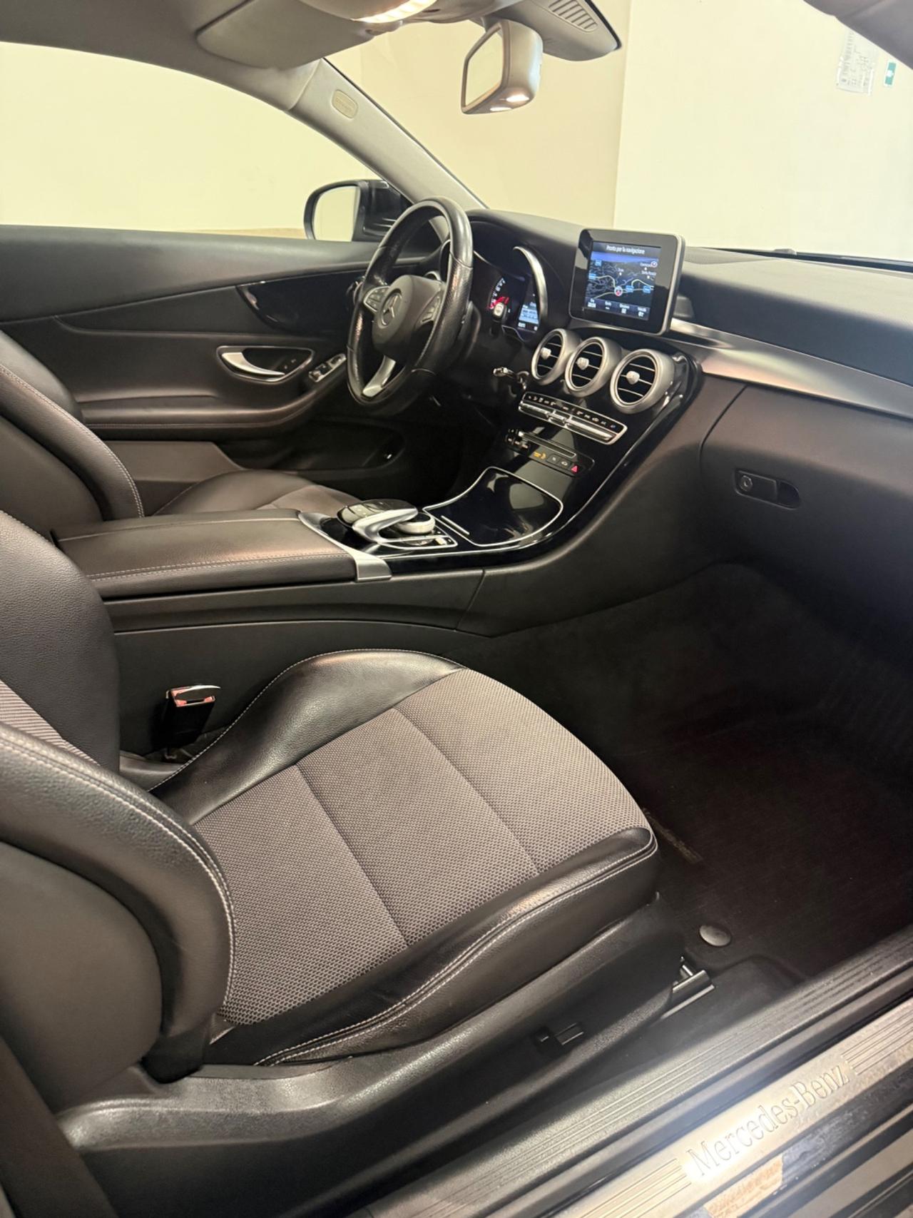 Mercedes-benz C 220 d Coupé Premium