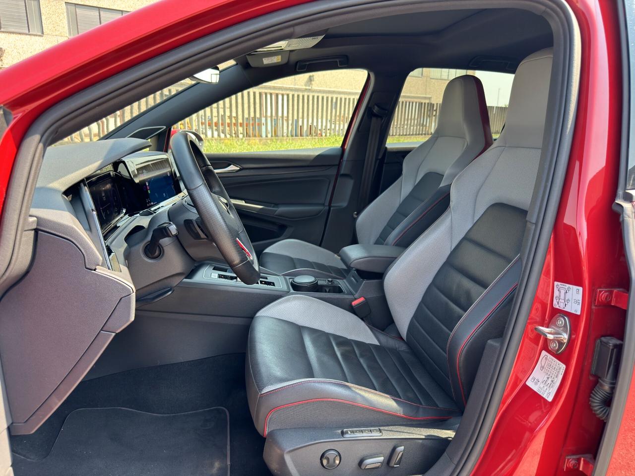 Volkswagen Golf GTI 2.0 TSI DSG