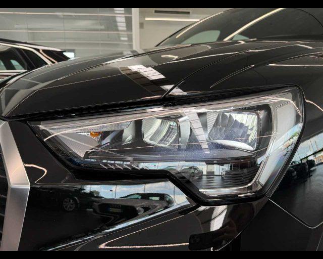 AUDI Q3 35 TDI S tronic Business Advanced