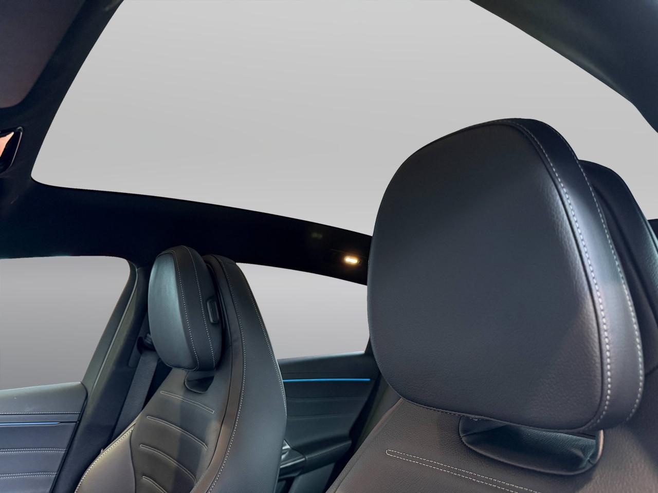 Mercedes-Benz C 400 4MATIC con tecnologia EQ