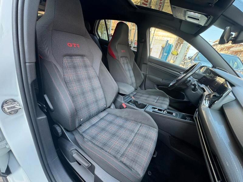 Volkswagen Golf 2.0 TSI GTI DSG