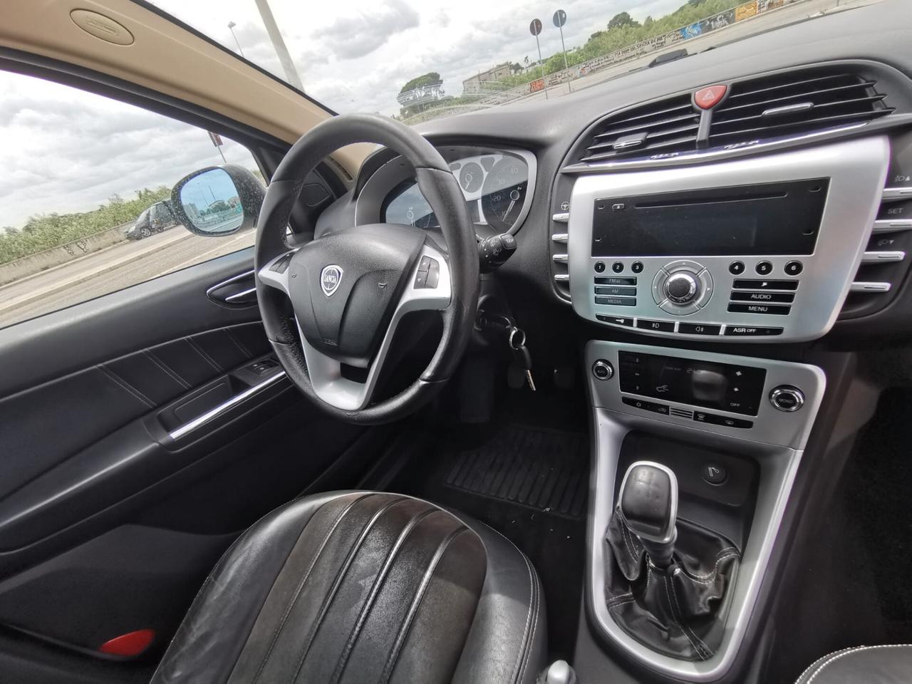 Lancia Delta 1.6 MJT Platino 2009 TETTO