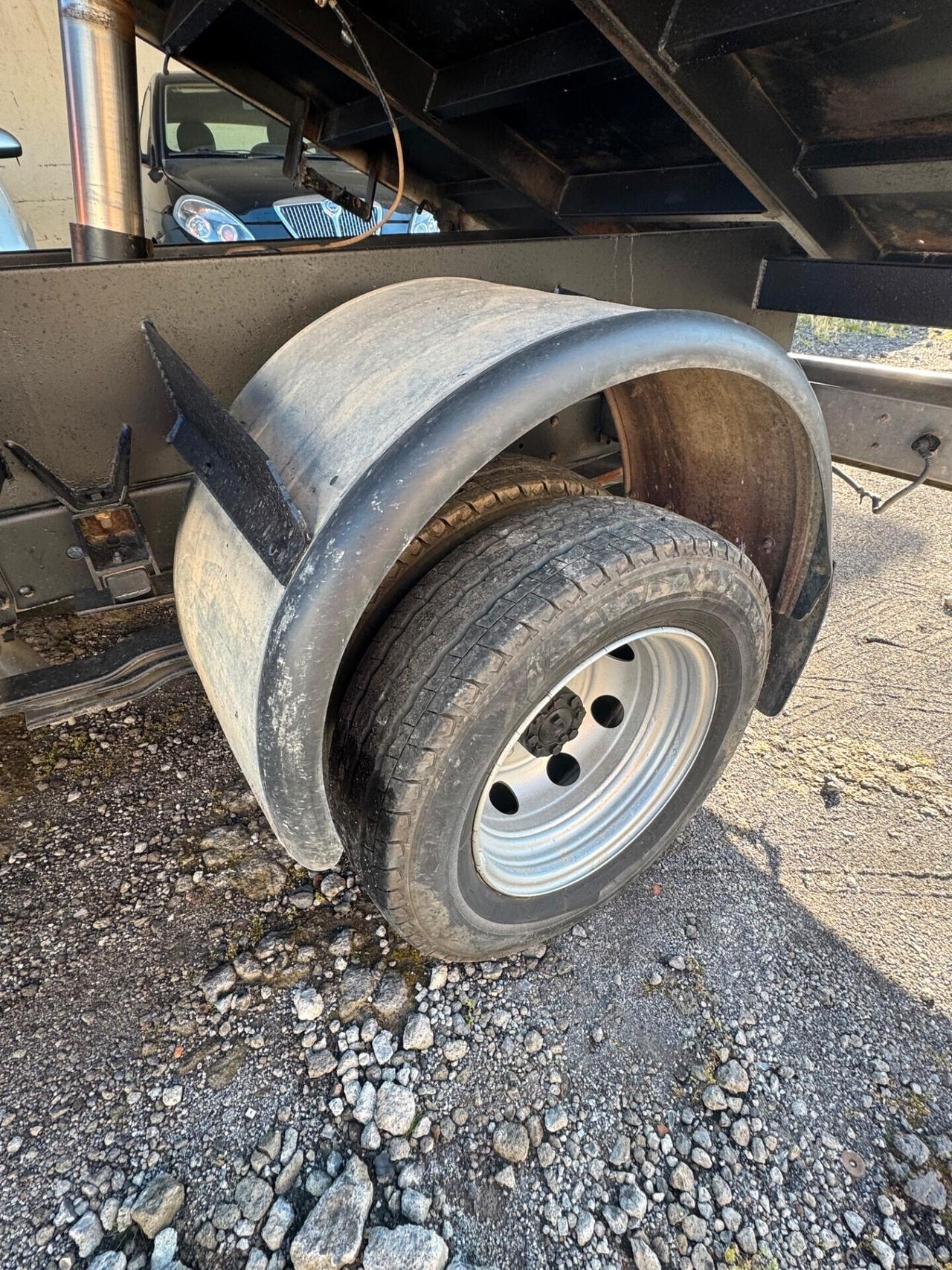 Nissan Cabstar 35.13 TDI 3000 CILINDRATA RIBALTABILE TRILATERALE