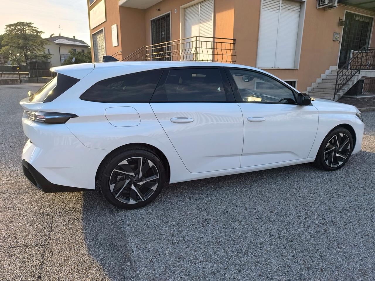 Peugeot 308 BlueHDi 130 S&S EAT8 SW Allure Pack